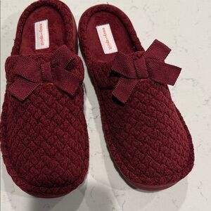 Easy Spirit Burgundy Quilted Slippers with Bow NWOT